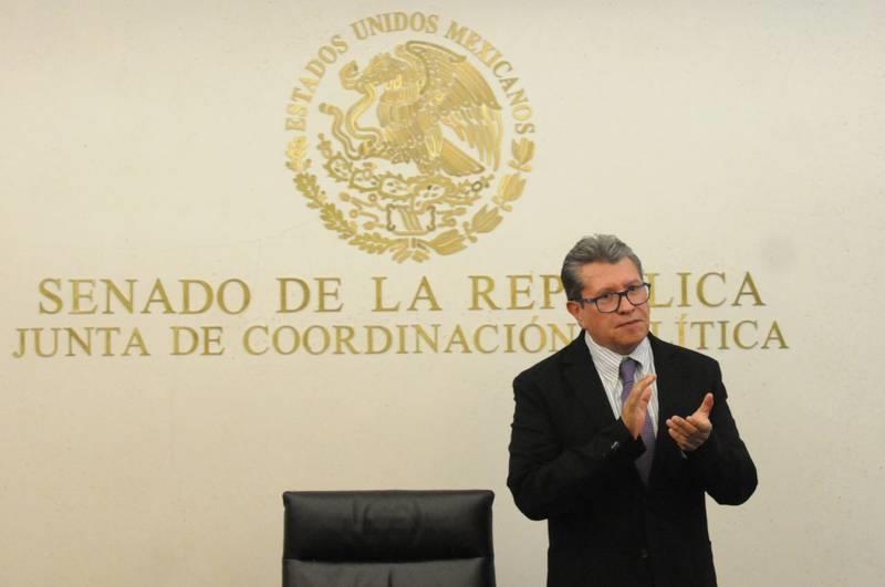  Violan la ley al hacer promoción: Monreal