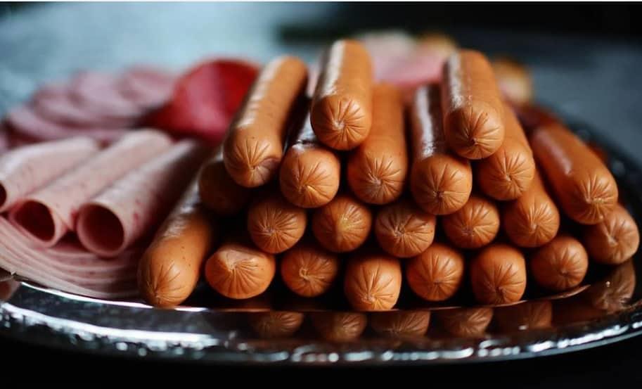 Modera el consumo de salchichas