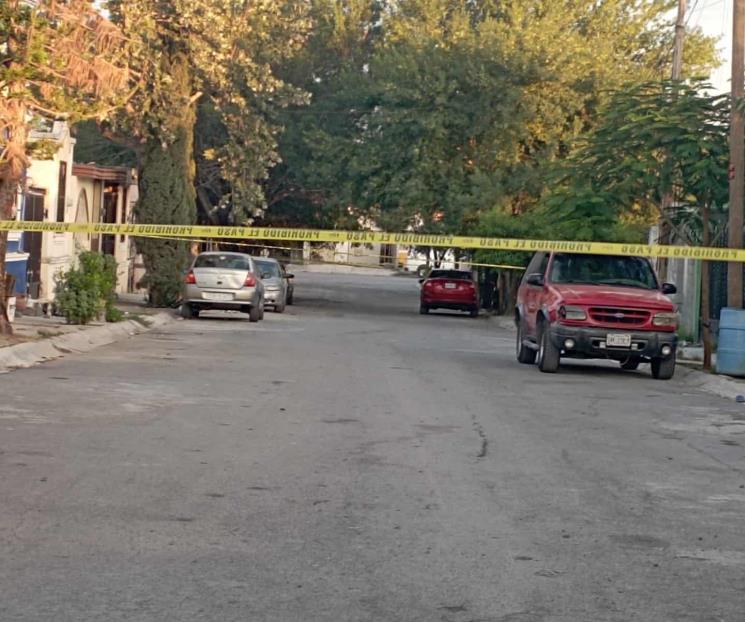 Lo asesinan en el porche de su casa