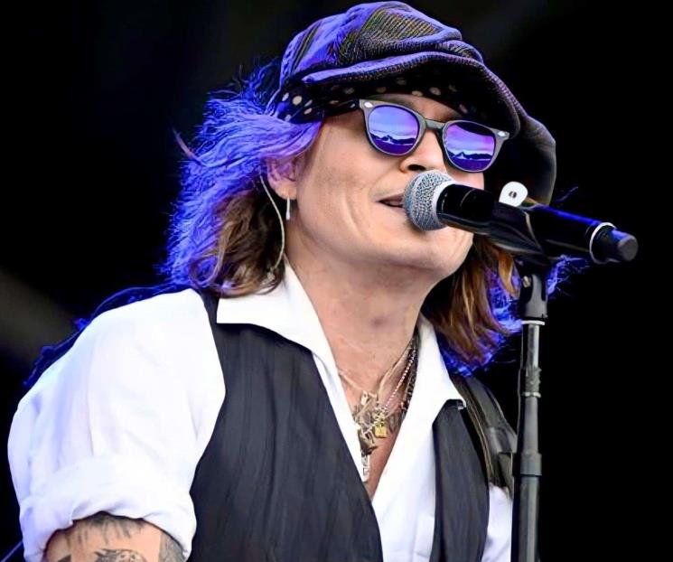 Johnny Depp reaparece con nuevo look