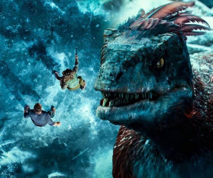 “Jurassic World” se mantiene al tope de la taquilla