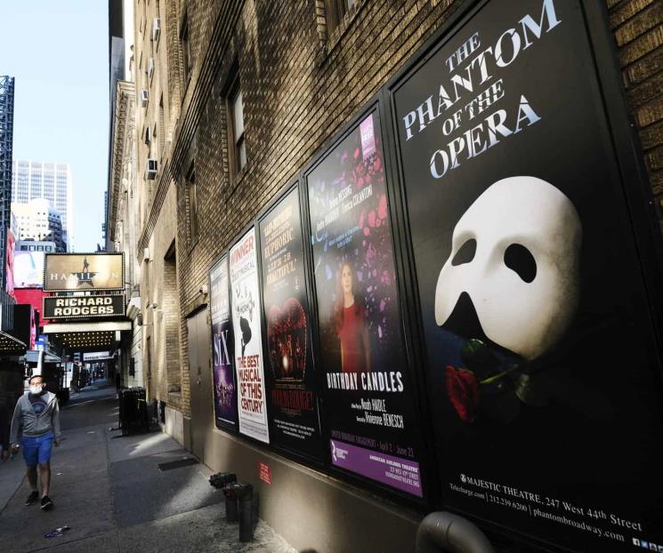 Broadway dejará de exigir mascarillas en julio