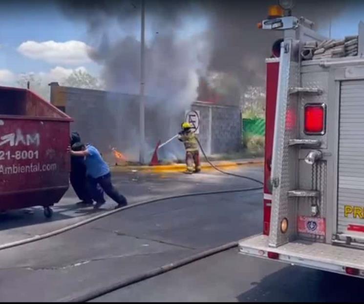 Se incendia contenedor de basura