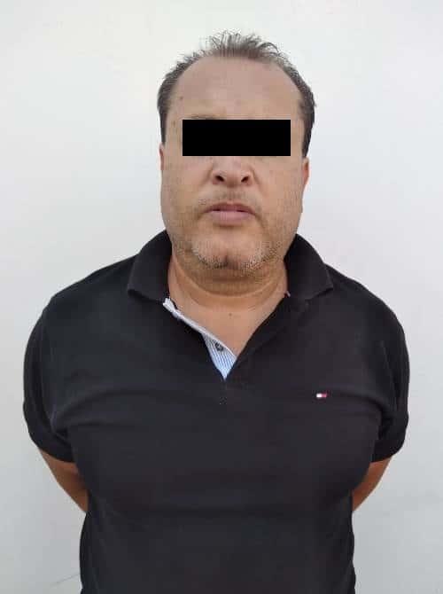 Cae con licencia de conducir falsa