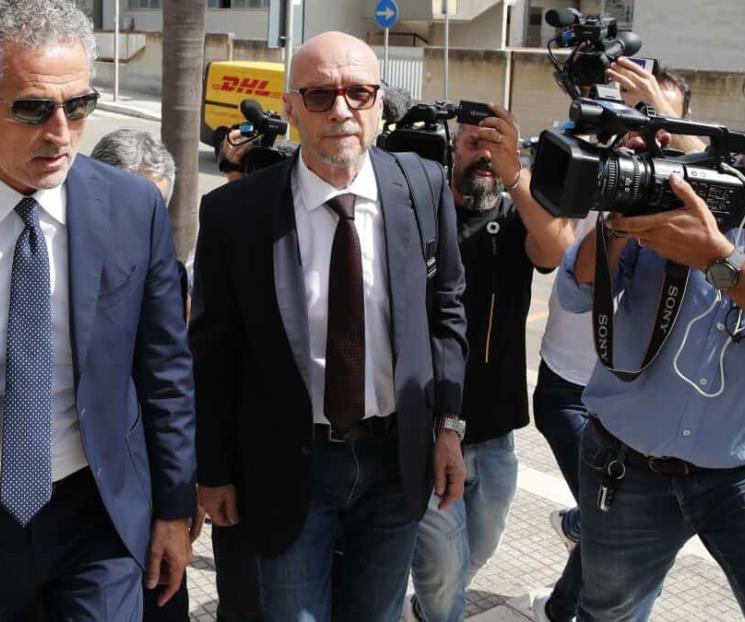 Jueza extiende detención de Paul Haggis