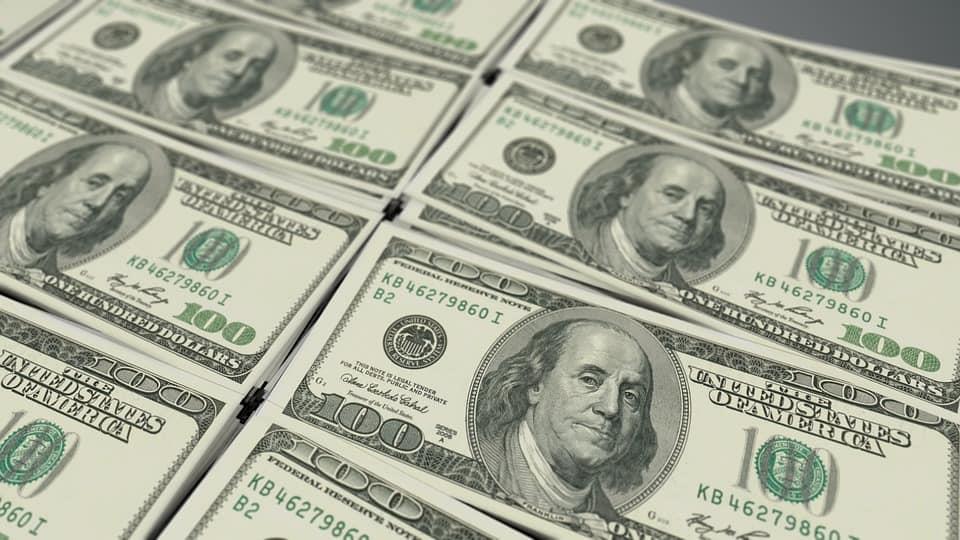 Mercados abren volátiles; dólar al menudeo se vende en 20.61