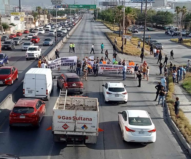 Ahora bloquean Miguel Alemán por falta de agua
