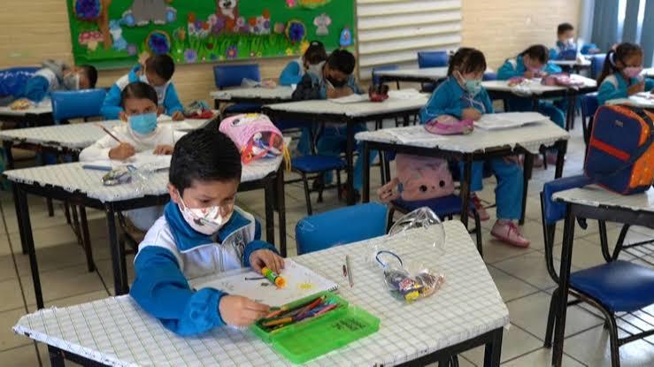 Reducen ciclo escolar por crisis del agua y Covid