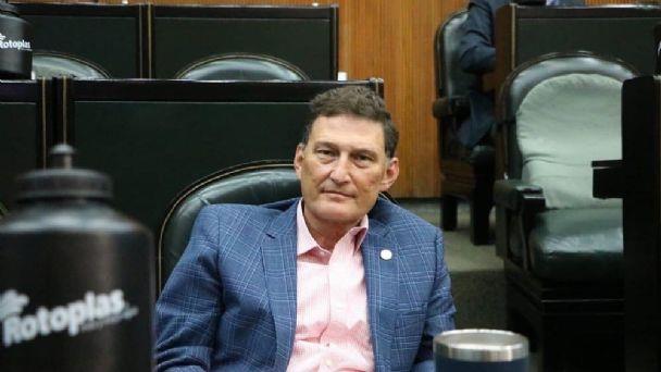 Solicita licencia diputado Antonio Elosúa
