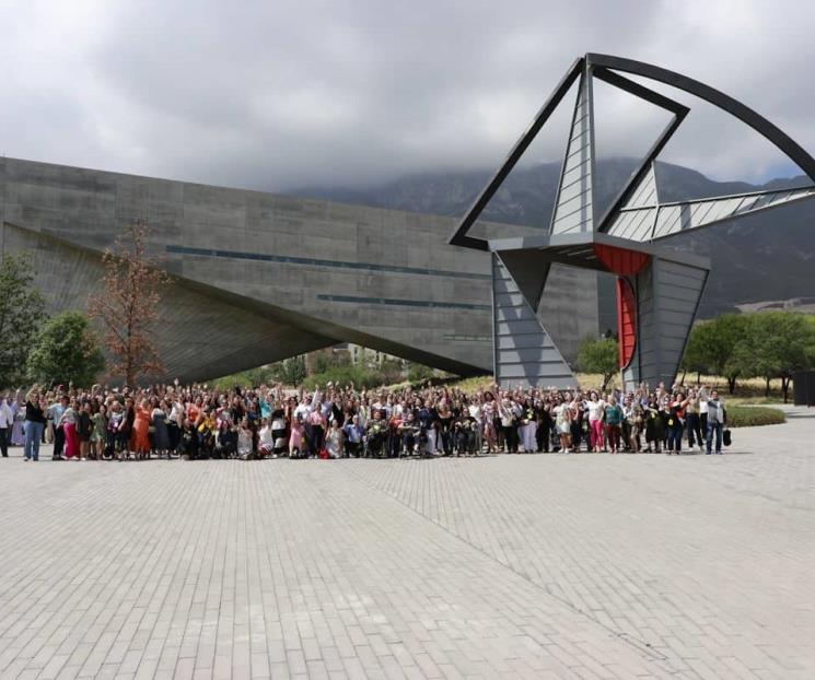 Celebran reencuentro con su alma mater