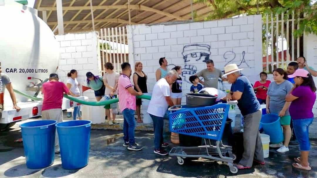 Siguen sin agua casi 100 colonias de San Nicolás