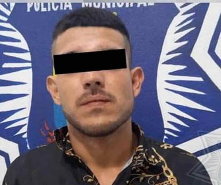 Detienen a dos por robar camioneta en Cadereyta