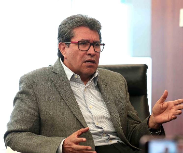 Descarta Monreal renunciar a Morena