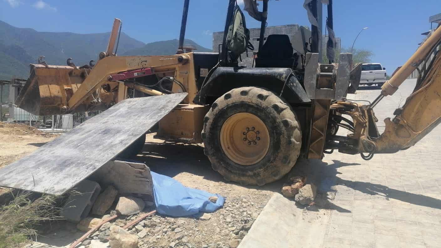 Un hombre de la tercera edad murió arrollado, por la  retroexcavadora que él mismo operaba