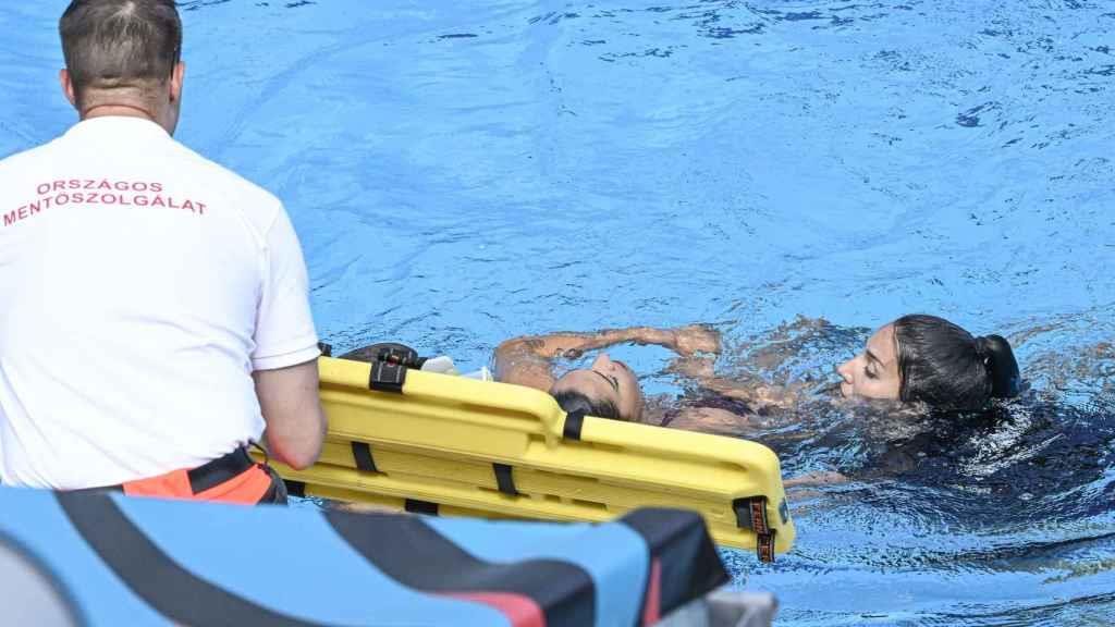 Reglamento prohibió a rescatistas de salvar a nadadora