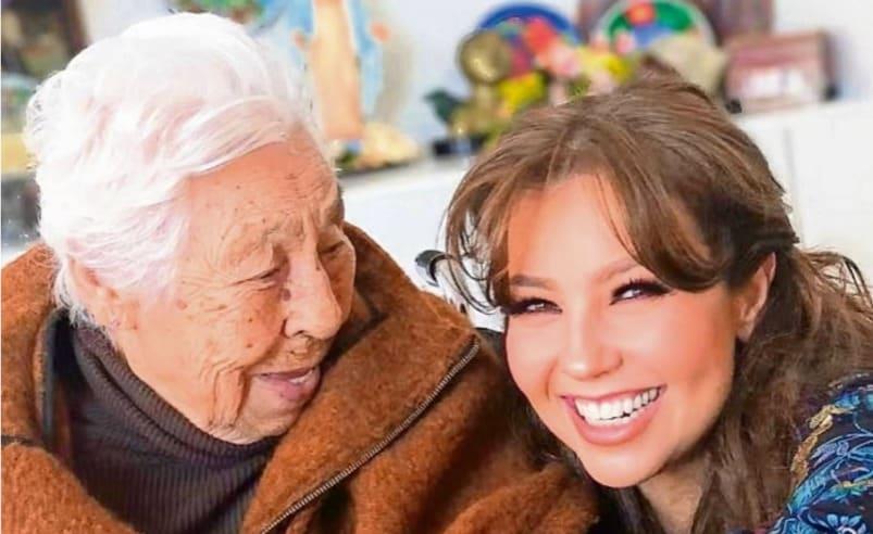 Thalía despide a su abuela