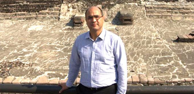 Nombra academia francesa miembro a Leonardo López