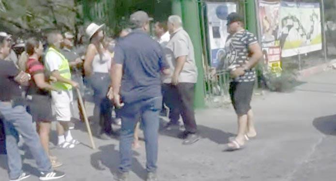 Bloquen acceso a La Huasteca por clausura de pozos de agua
