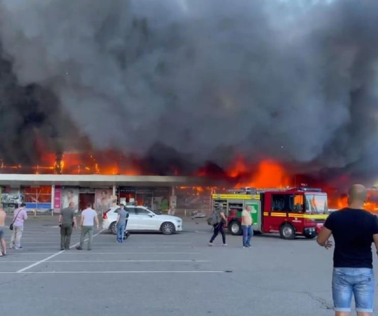 Ataque ruso a centro comercial en Kremenchuk deja 10 muertos Ataque ruso a centro comercial en Kremenchuk deja 10 muertos