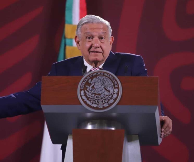 Reclama AMLO a Iglesia silencio pasado