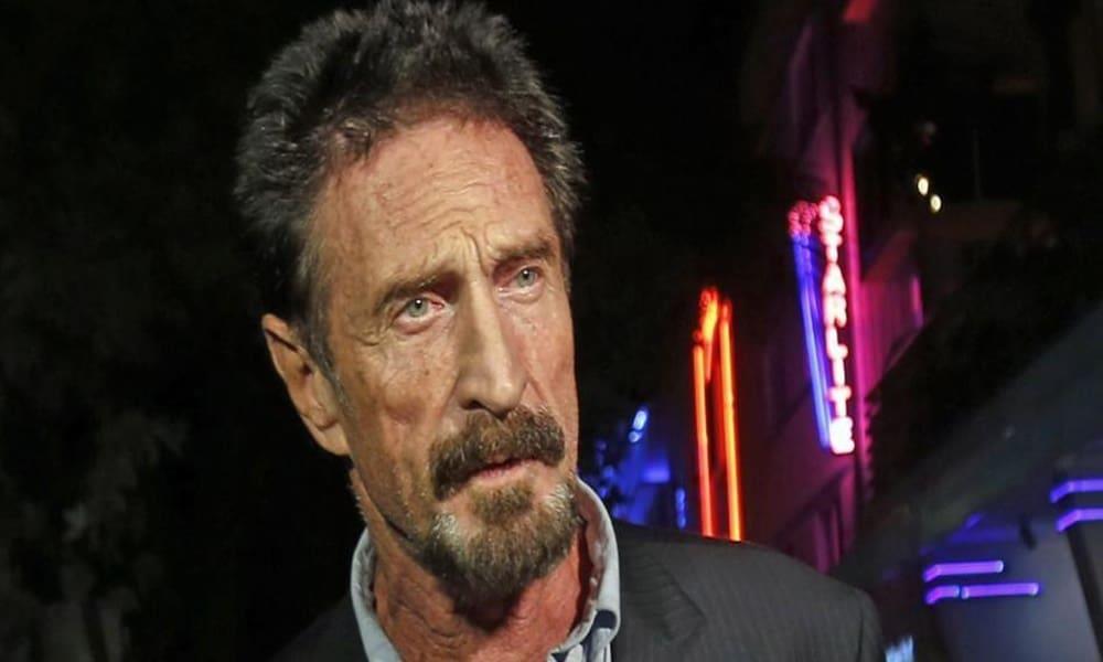 1 año de la muerte de McAfee y su cuerpo sigue en la morgue