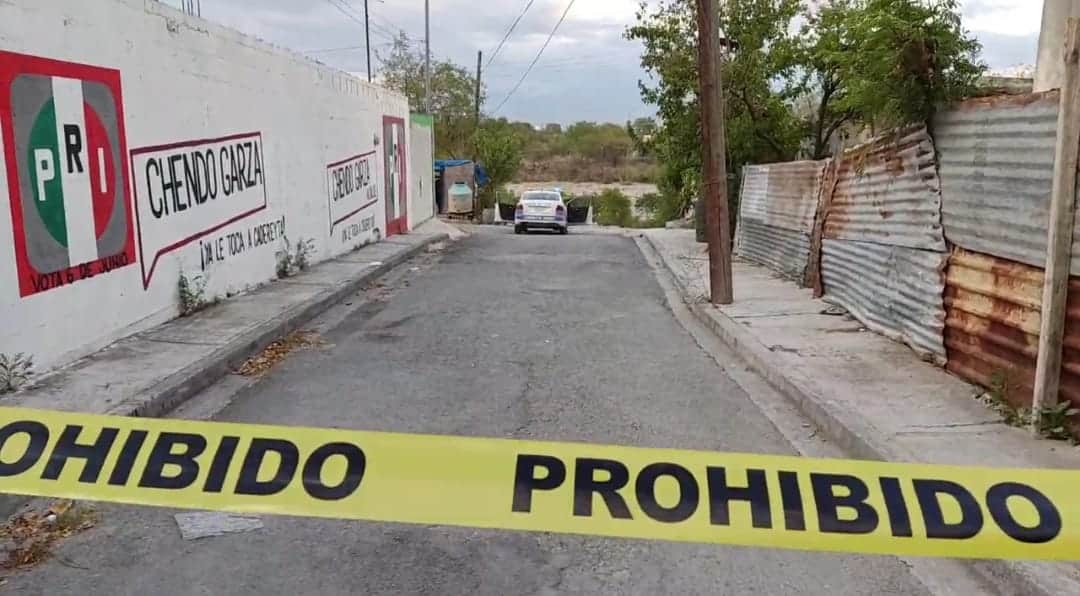 Un hombre fue atacado a balazos por delincuentes quienes se desplazaban en una camioneta