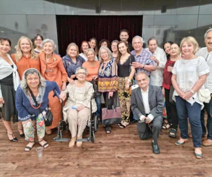 Reconocen vida y obra de Kahua