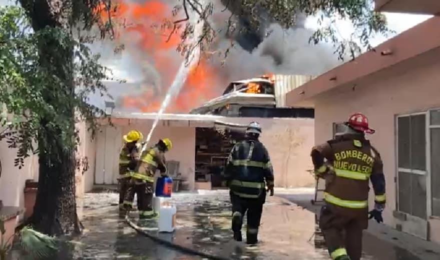 Arde chatarrera en Apodaca