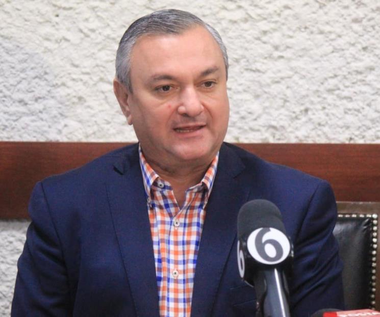 Califica H. García como incongruente Revocación de Mandato