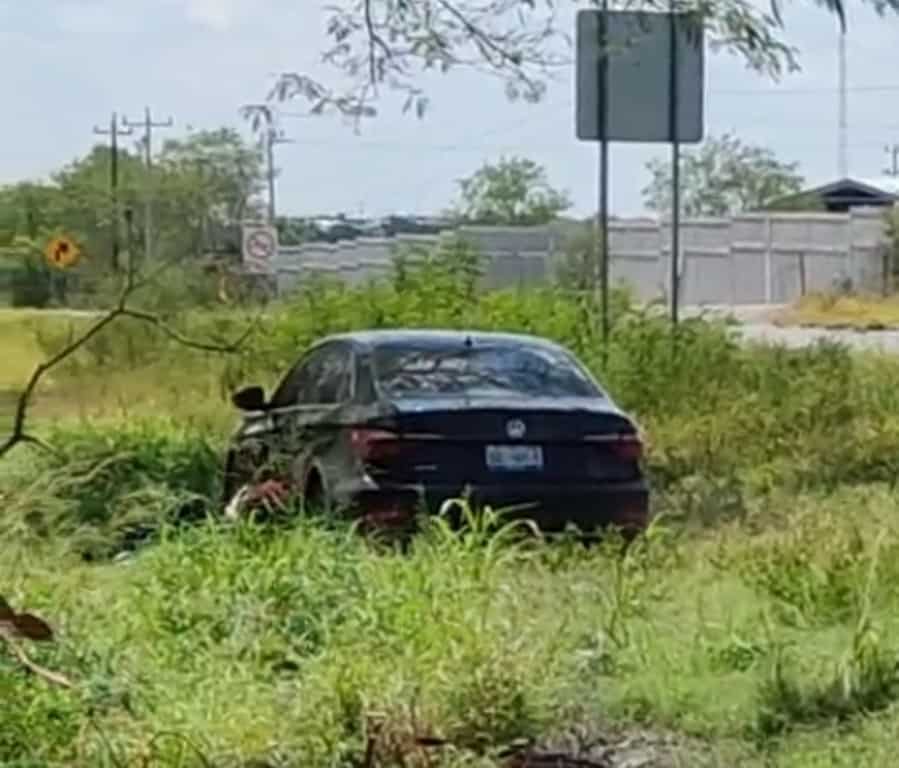 Un delincuente herido y dos vehículos decomisados, fue el resultado de un enfrentamiento entre policías de Cadereyta e integrantes de una banda de robacarros