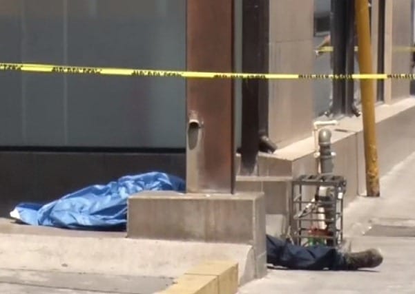 Un hombre perdió la vida al salir de una farmacia en San Nicolás