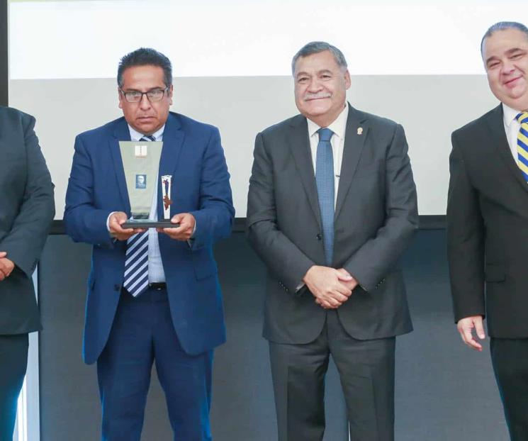 Apoya UANL a Asociación de Periodistas de Nuevo León