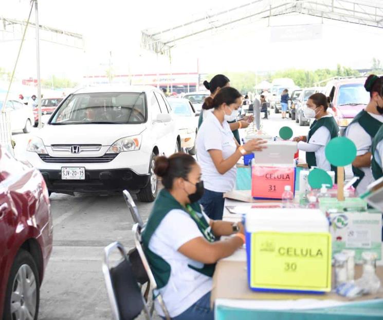 Atienden a casi 50 mil menores en jornada de vacunación