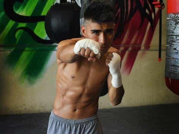 Va Valladares por cetro mundial ligero