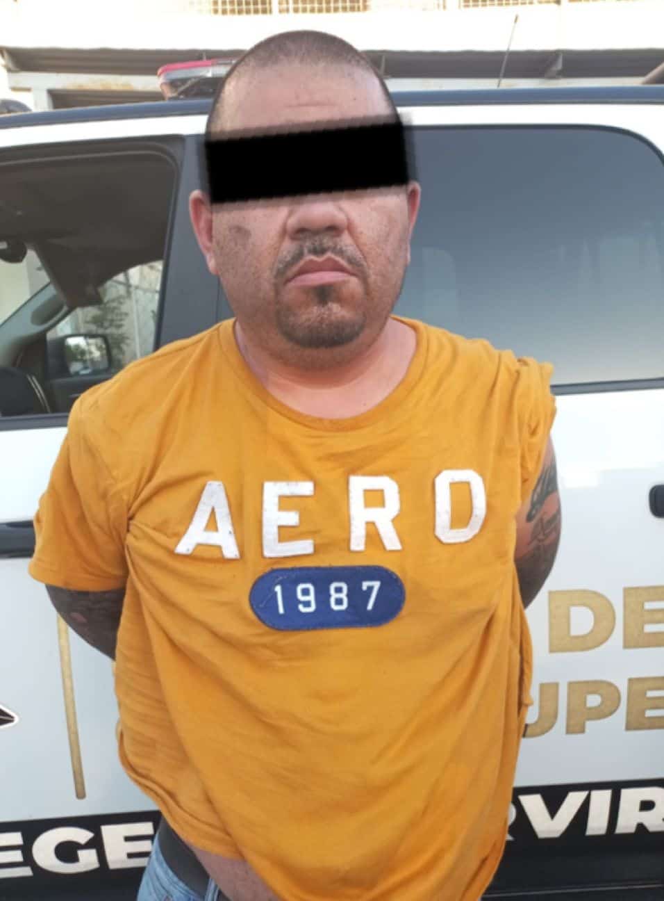 Arrestan a dos hombres que viajaban en una camioneta donde se encontró arma de fuego con varios cartuchos hábiles