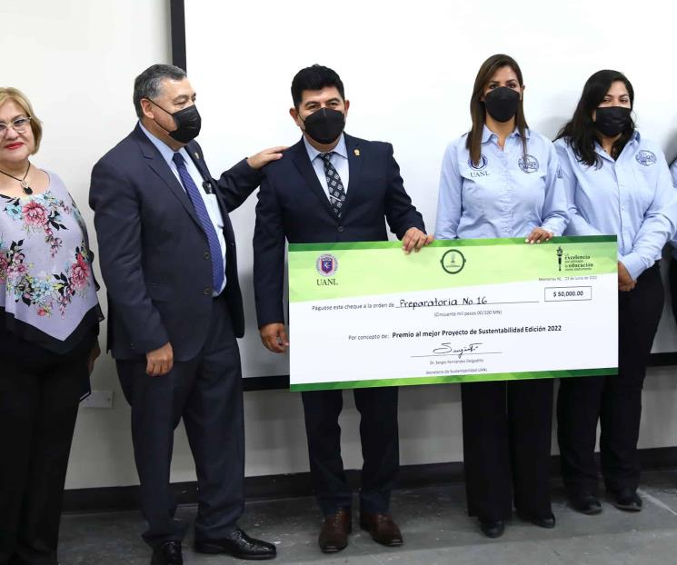 Gana concurso Prepa 16 con proyecto de agua