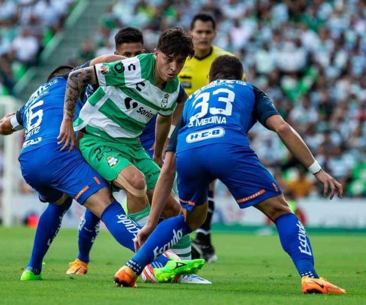 Pierde Rayados ventaja y cae 4-3 contra Santos