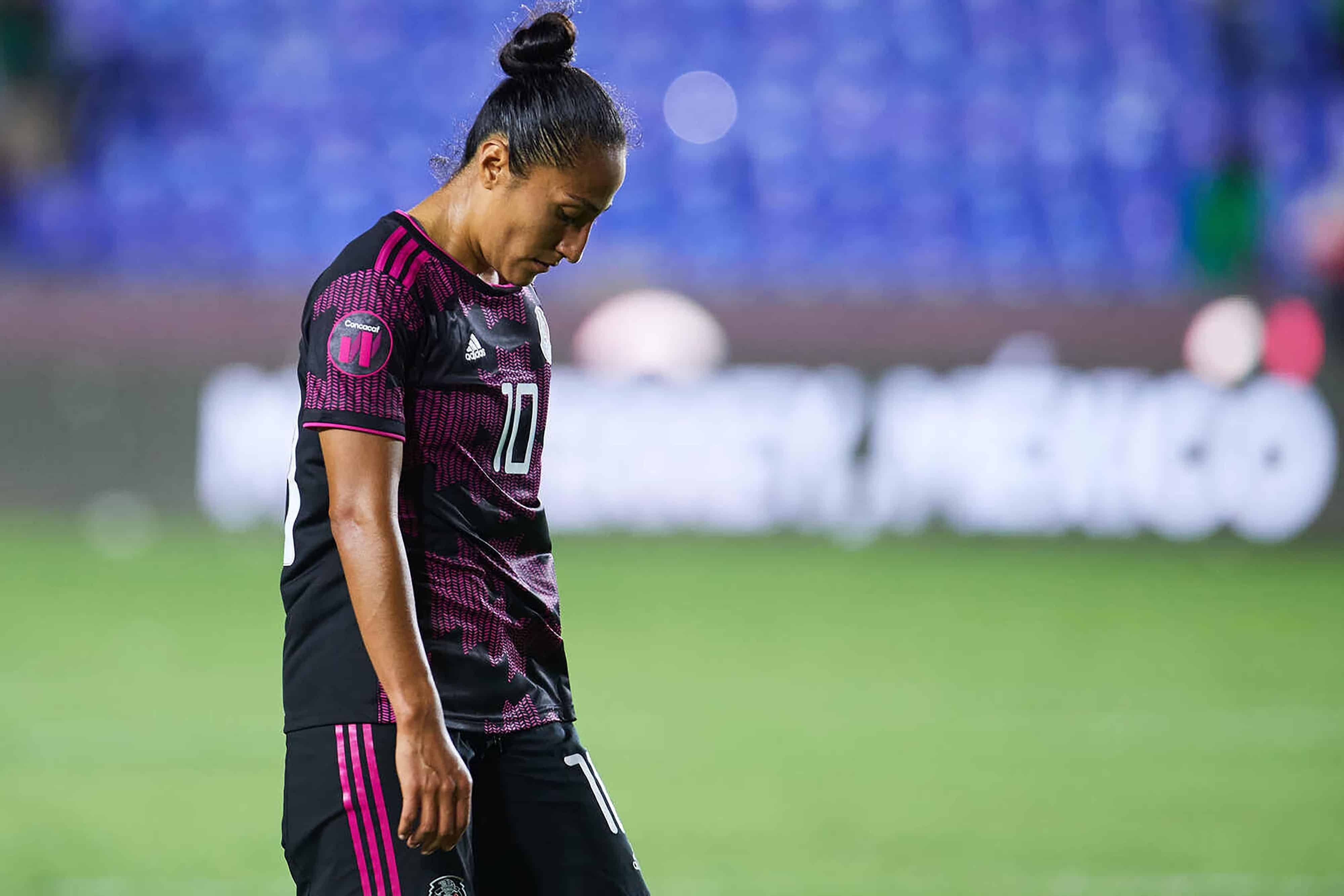 Termina el partido con derrota para el Tri en su debut del Premundial Femenil, Stephany Mayor cae en su casa y con su gente