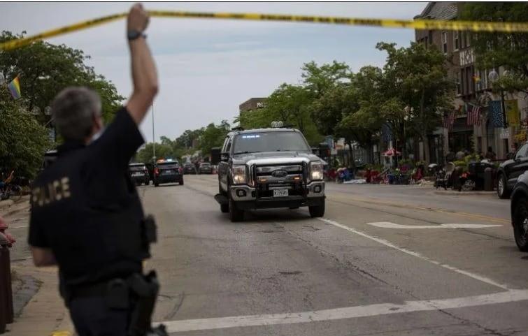 Le ayudó el padre de tirador a conseguir permiso para armas