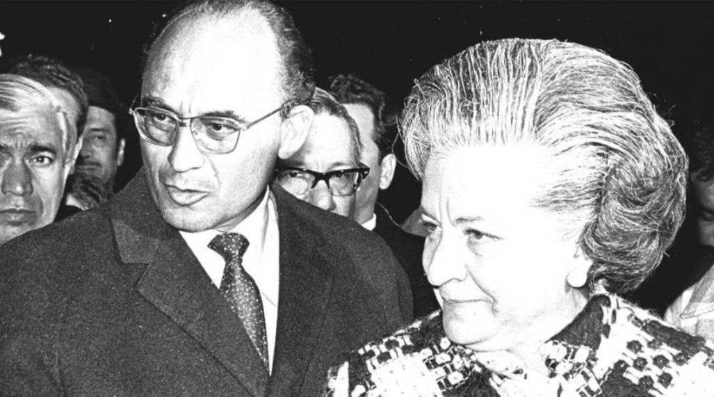 Esposa de Echeverría daba agua de jamaica en recepciones