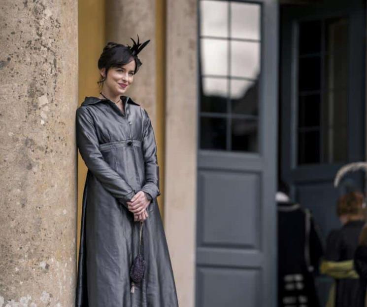 Dakota Johnson aporta una luz moderna a “Persuasión”