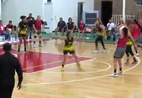 Las Regias no se rinden y forzan el cuarto ante Mieleras Las Regias no se rinden y forzan el cuarto ante Mieleras