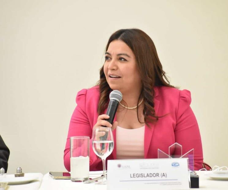 MC presenta iniciativas a la Ley de Fomento Apícola MC presenta iniciativas a la Ley de Fomento Apícola