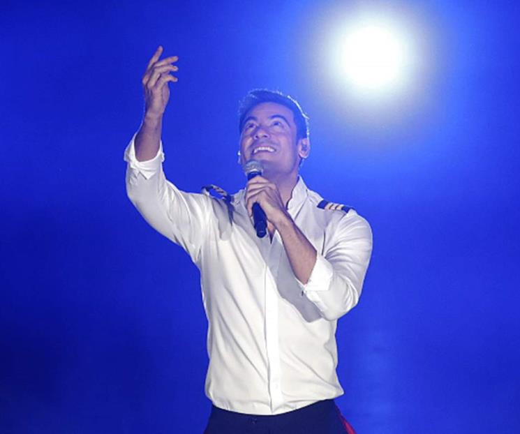 Carlos Rivera comparte su tristeza con seguidores Carlos Rivera comparte su tristeza con seguidores