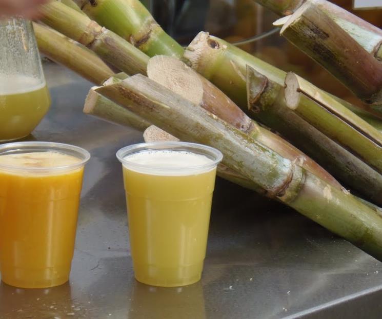 Guarapo de caña, una bebida tradicional para refrescar