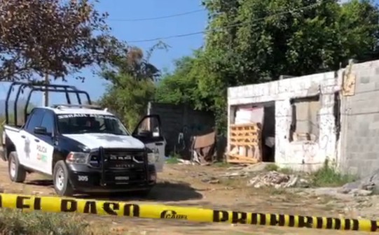 Hallan cadáver de un hombre ejecutado de al menos cuatro balazos, en domicilio abandonado en Benito Juárez