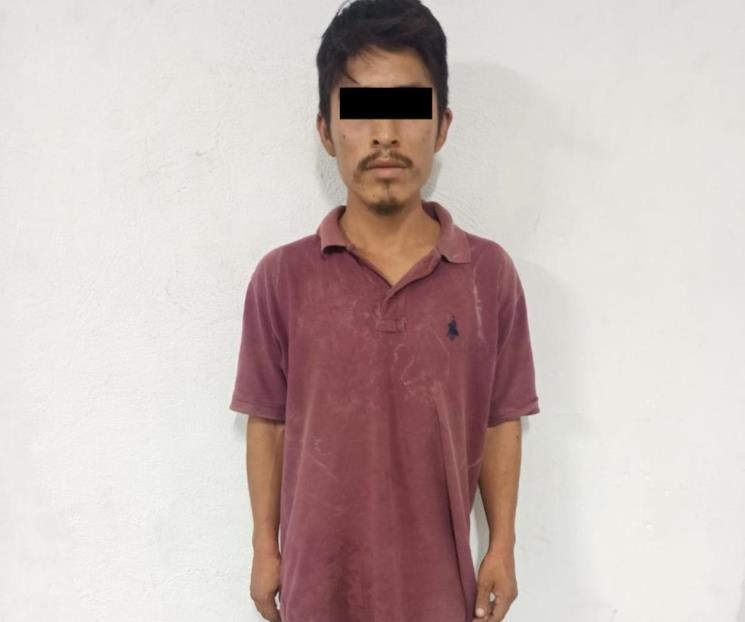 Arrestan a hombre por posesión de droga