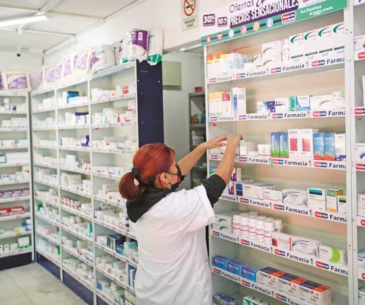 Llega robot dispensador de medicina a farmacias