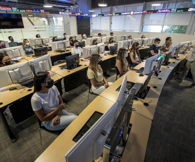 Viven estudiantes UDEM regreso a clases presencial y seguro