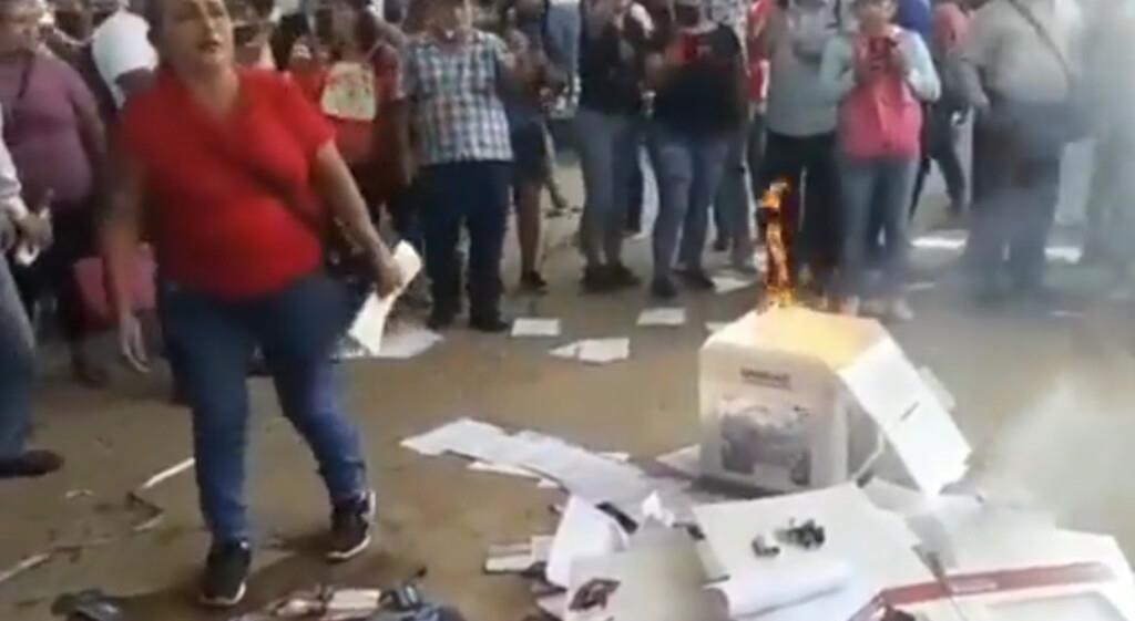 Analiza Morena anular elecciones internas en Oaxaca
